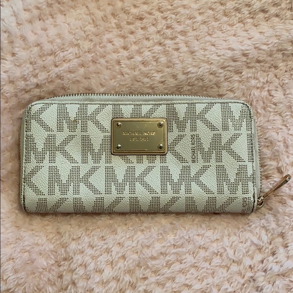 Michael Kors Handbags - Authentic MK wallet